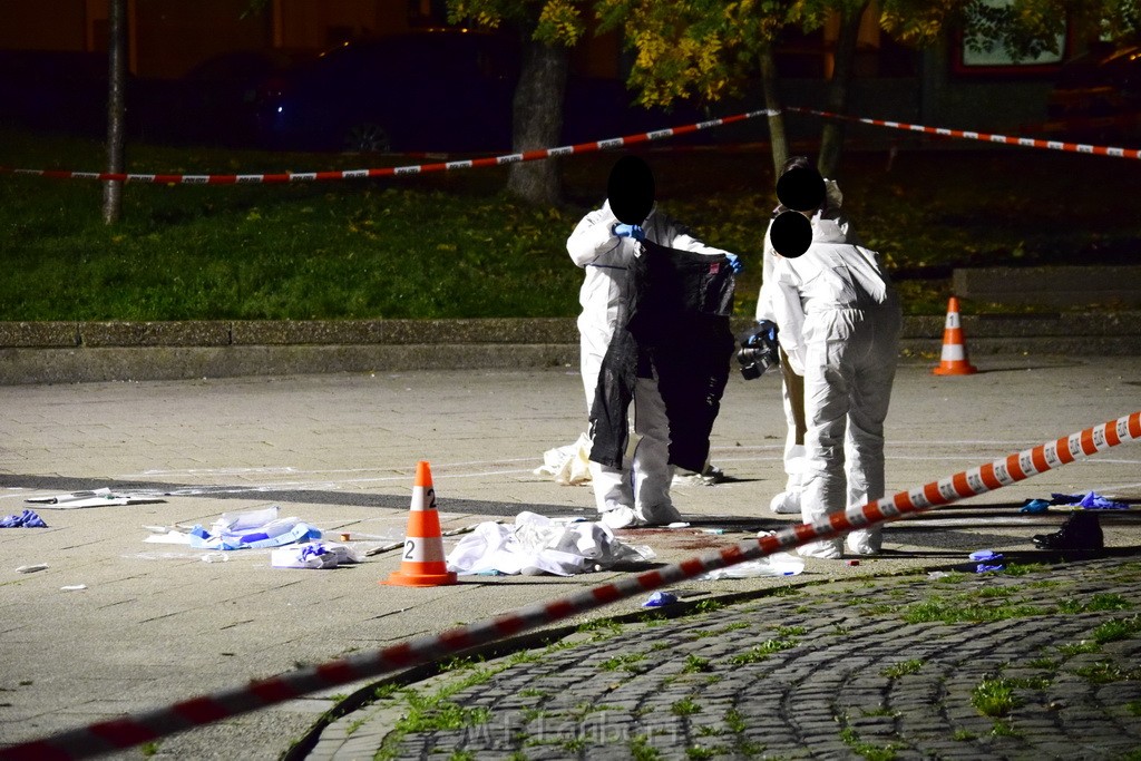 Einsatz BF Messerstecherei Koeln Neustadt Nord Eberplatz Platzmitte P192.JPG - Miklos Laubert